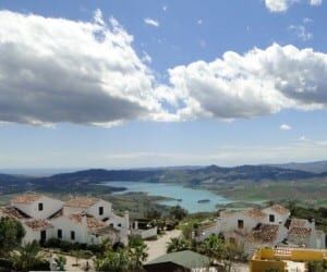 Cantueso Cottages overlooking Lake Vinuela