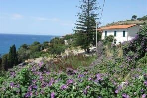 Zon, zee en strand: een prachtige villa aan de Italiaanse bloemenriviera vakantie huis villa