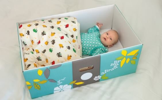 Illustratie bij: Stop je baby in een doos! Dat is pas veilig slapen!