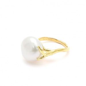 18K Gold Statement With Ring Freshwater Pearl van Wouters & Hendrix