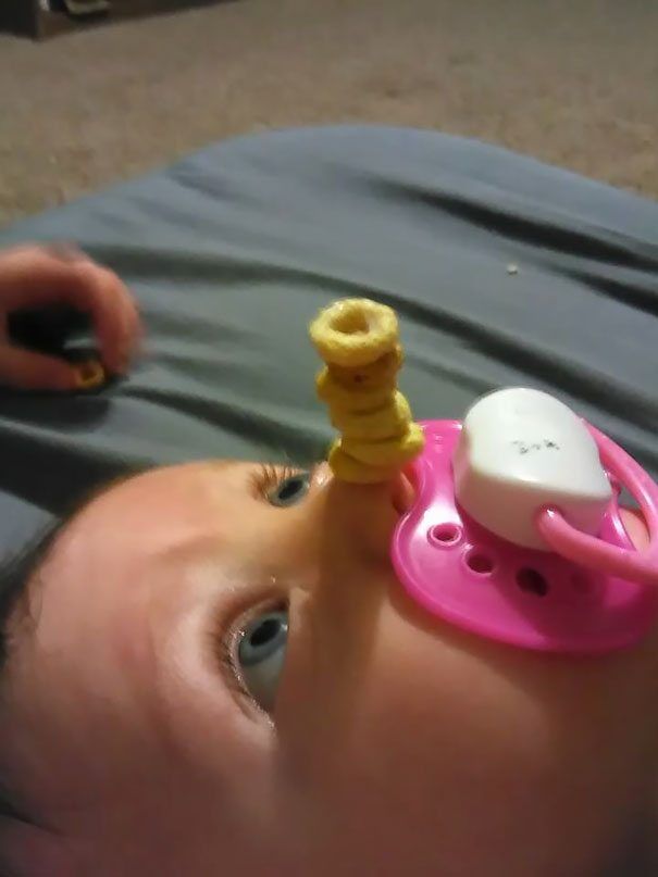 cheerio-challenge-dads-stack-cheerios-babies-funny-competition-4-57651900c347e__605
