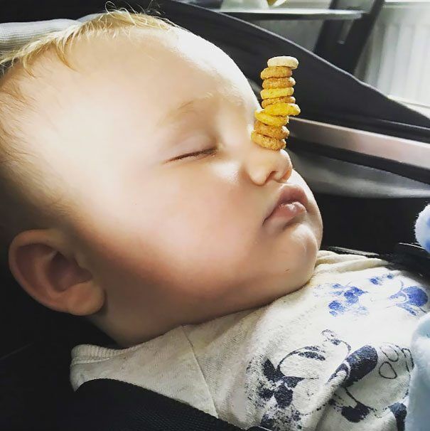 cheerio-challenge-dads-stack-cheerios-babies-funny-competition-7-576519060512e__605