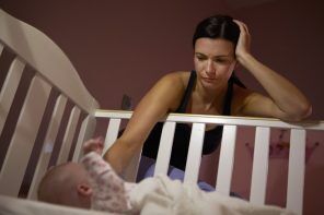 Dit filmpje geeft perfect weer hoe het is als je baby niet wil slapen
