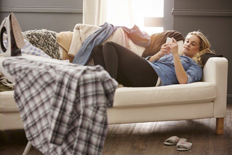 Illustratie bij: 22 dingen die je denkt als je kinderen eindelijk in bed liggen