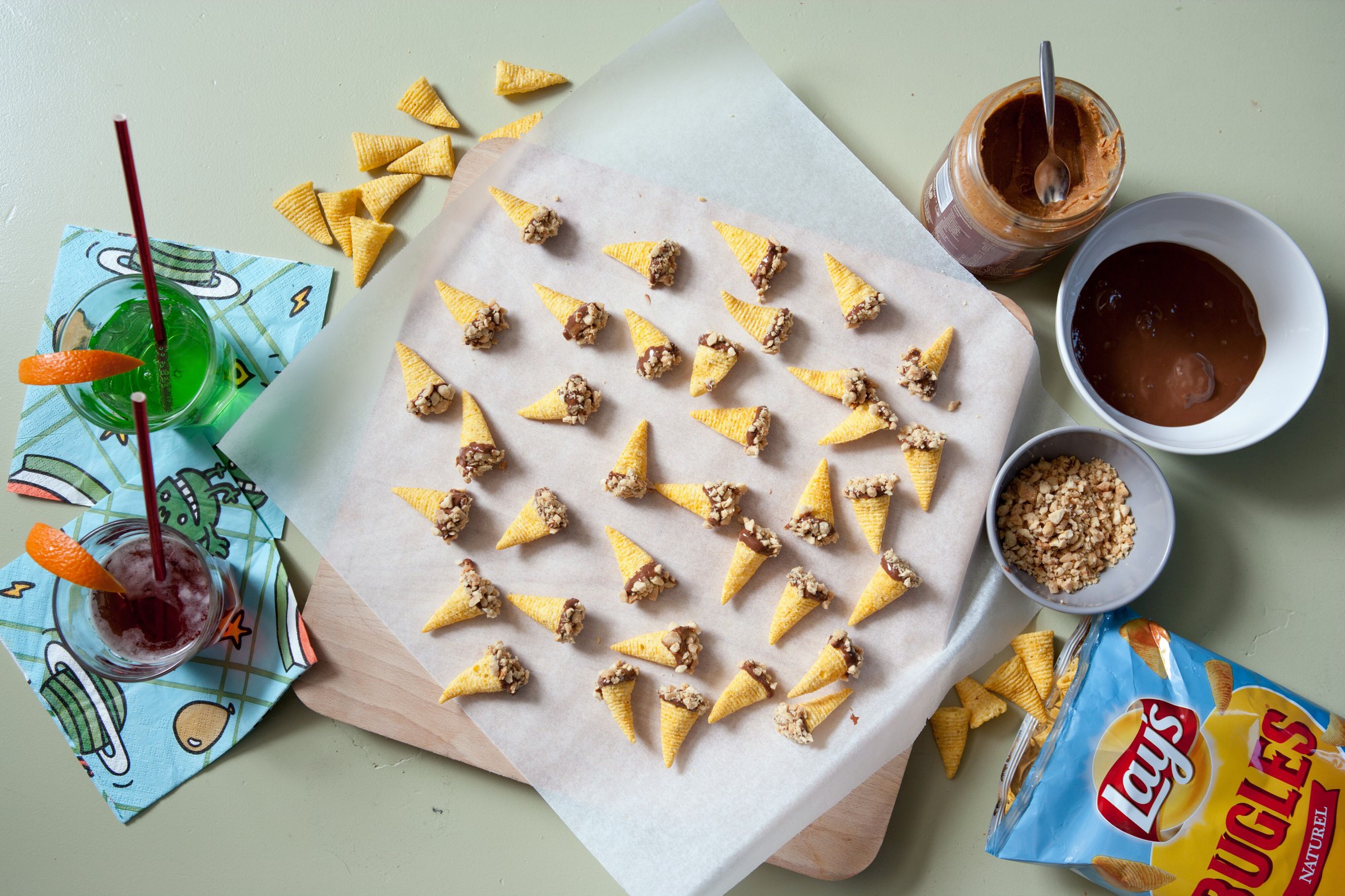 Bugles met pindakaas én chocolade, jajaja! Waarom hebben we daar niet