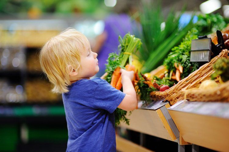 Lifehack: kinderen eten meer groente als je het niet in stukjes snijdt