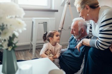 Onderzoek wijst uit: grootouders die oppassen leven langer (graag gedaan, pap en mam)