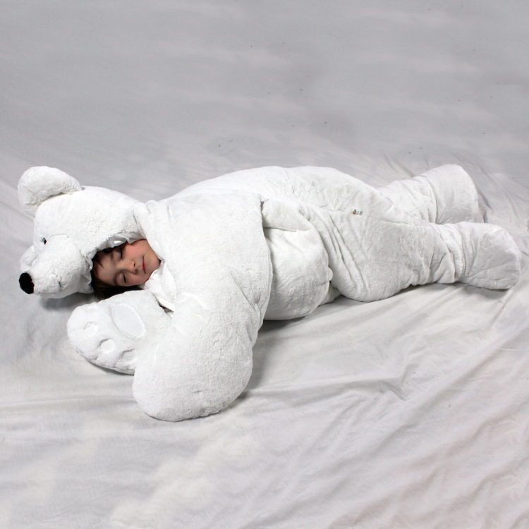 Glimmend verstoring onderzeeër Deze slaapzak heeft de vorm van een teddybeer, en wij willen hem (ahum,  voor ons kind)! - Me-to-We