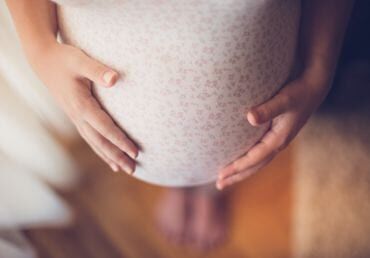 Klaar met die zwangerschap? 6 Manieren om die bevalling eindelijk te laten beginnen