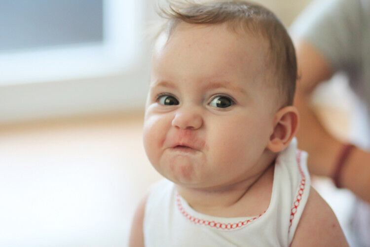 Illustratie bij: 8 redenen waarom baby’s levensgevaarlijk zijn