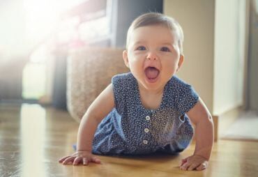 baby kruipen