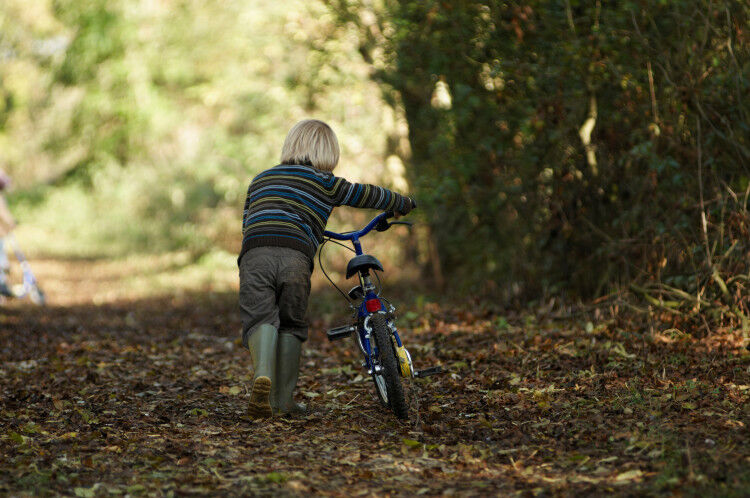Illustratie bij: Fietsen en kinderen: 4 handige tips om met kinderen te fietsen in warm weer