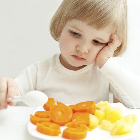 Illustratie bij: Waarom je kind het eten op zijn bord afkeurt (in beeld!)