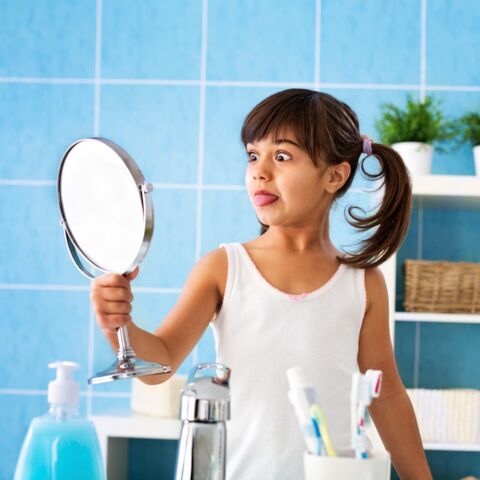 Illustratie bij: Hoe je kind je een spiegel voorhoudt