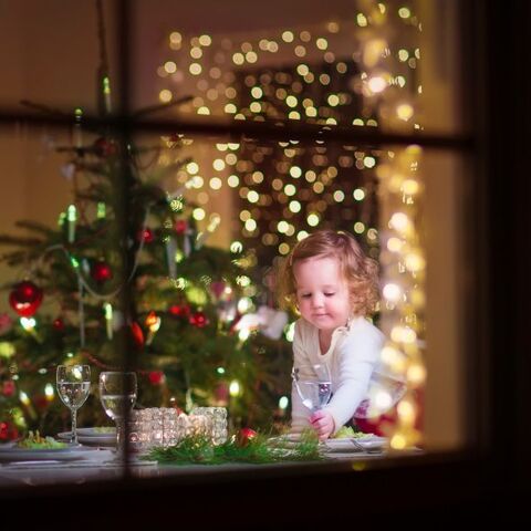 Illustratie bij: Hoe de komst van een kind kerst weer magisch maakt