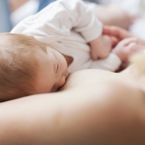 Illustratie bij: 17 miljoen dingen die tegen je gezegd worden als de borstvoeding niet ‘op gang komt’