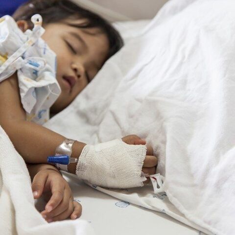 Illustratie bij: Na de aanslag: Kind moederziel alleen in het ziekenhuis