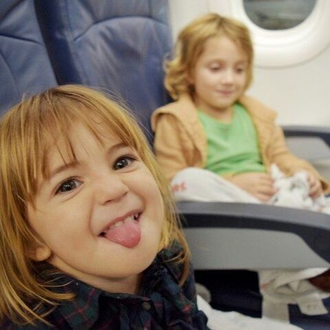Illustratie bij: Kindvrije plekken in het vliegtuig, moet dat kunnen?