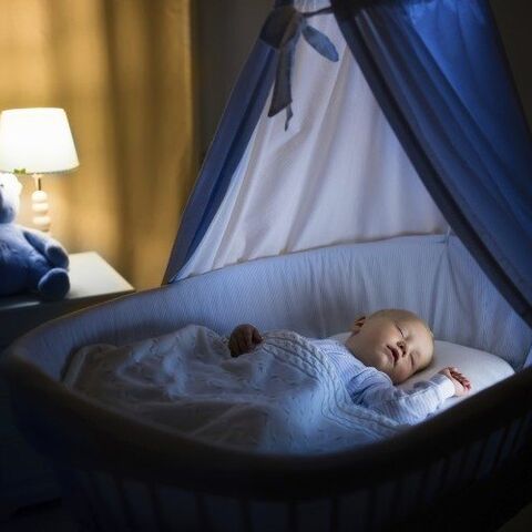 Illustratie bij: 26 dingen die je denkt tijdens de eerste nacht thuis met je baby