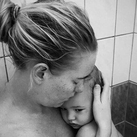 Illustratie bij: Deze rauwe foto over het moederschap is prachtig