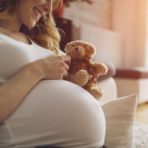 Illustratie bij: 21 Dingen die gebeuren als je jong zwanger bent