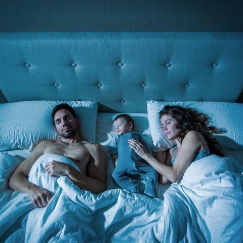 Illustratie bij: Hoe mijn man het vindt dat onze baby op onze kamer slaapt