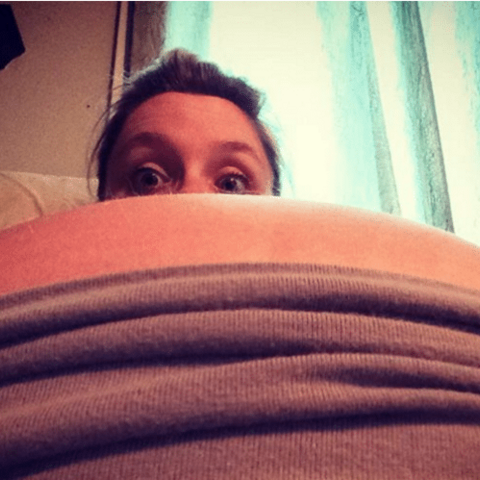 Illustratie bij: Dit zijn de grappigste zwangerschapsfoto’s die je ooit hebt gezien