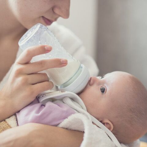 Illustratie bij: Waarom ik blij ben dat ik mijn kind geen borstvoeding heb gegeven