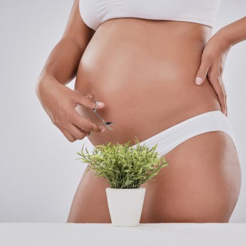 Illustratie bij: De 5 fasen van je bikinilijn scheren als je hoogzwanger bent