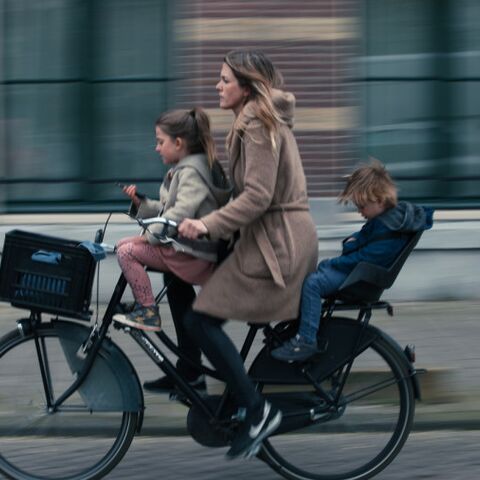 Illustratie bij: Ode aan de naar-school-fiets-moeder