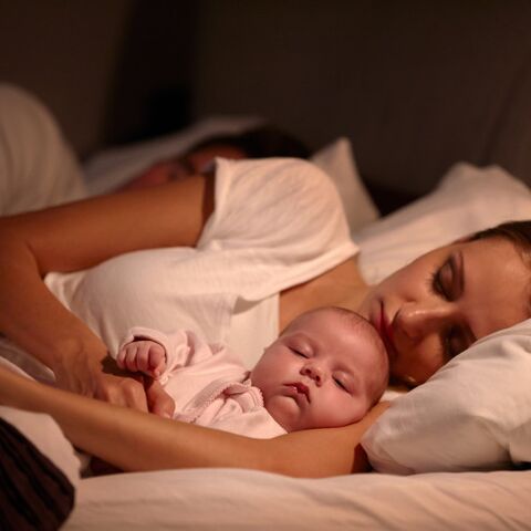 Illustratie bij: De eerste nacht met je baby vs. de vijftigste nacht met je baby