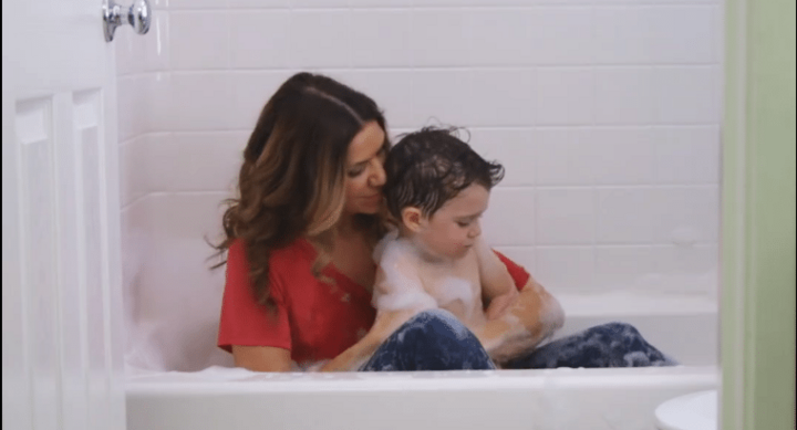 Vlogger heeft een belangrijke boodschap voor alle moeders: Vergeet geen plezier te maken