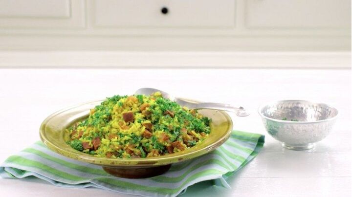 Makkelijk, gezond én snel: gele rijst met chorizo