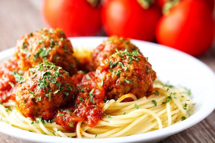 Mmm.... Vanavond eten we spaghetti met zelfgemaakte Italiaanse gehaktballen