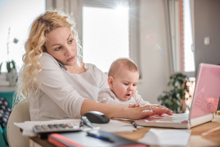 Werken met een pasgeboren baby: verlies je baan in 22 stappen