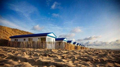 Illustratie bij: Voor de strandliefhebbers: een huisje pal op het Katwijkse strand