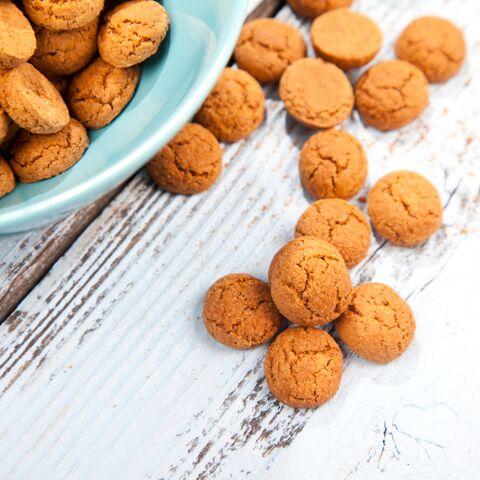 Illustratie bij: Regenachtig en vies weer? Hét moment om (glutenvrije) pepernoten te bakken!