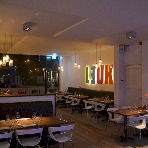 Illustratie bij: Zelf aan de eendenborstfilet terwijl jouw kind wordt vermaakt? Ga naar Restaurant Leuk!