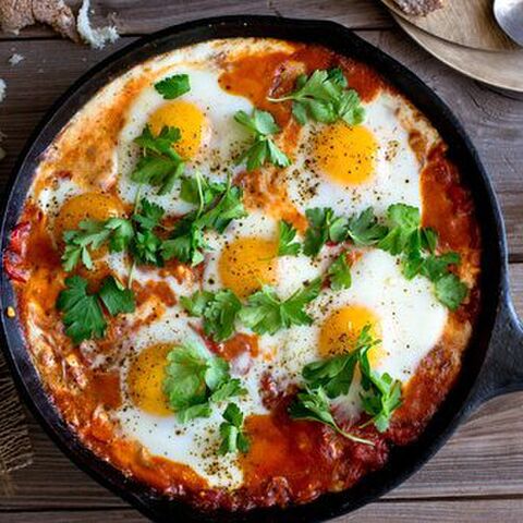 Illustratie bij: Shakshuka: het perfecte excuus voor een makkelijk eenpansgerecht