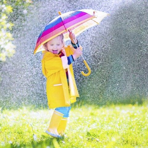 Illustratie bij: 10 Toffe regenjassen voor kleine dames. Adorbs!