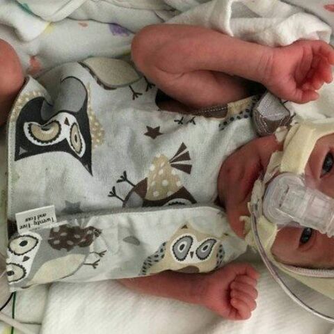 Illustratie bij: Moeder maakt piepkleine kledingstukken speciaal voor premature baby’s