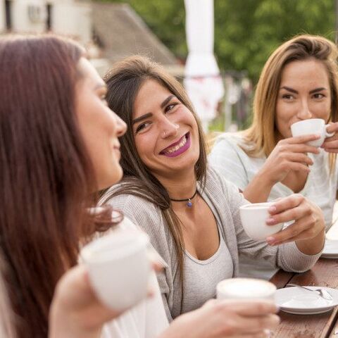 Illustratie bij: Het stille taboe: waarom moeders soms moeite hebben met vriendschappen