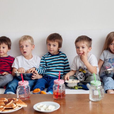 Illustratie bij: Zo overleef je het kerstdiner van je kind op school als je geen keukenprinses bent