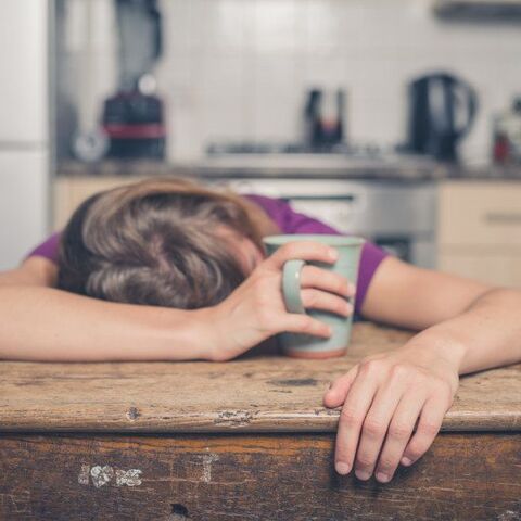 Illustratie bij: Schepjes melk niet kunnen tellen – en nog 11 rare dingen die je doet als je slaapgebrek hebt