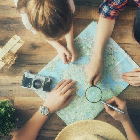 Illustratie bij: Alle ouders burn-out door zomervakantiestress (het is tenslotte al februari)