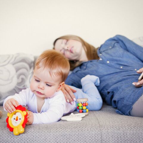 Illustratie bij: 11 Dingen die je NOOIT moet zeggen tegen ouders met slaapgebrek