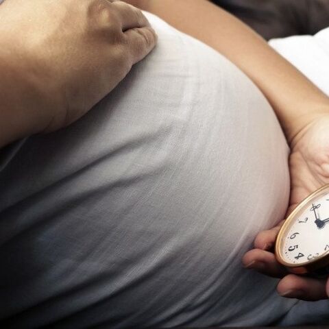 Illustratie bij: 42 Dingen die je denkt als je je uitgerekende datum bereikt en er is nog steeds geen baby