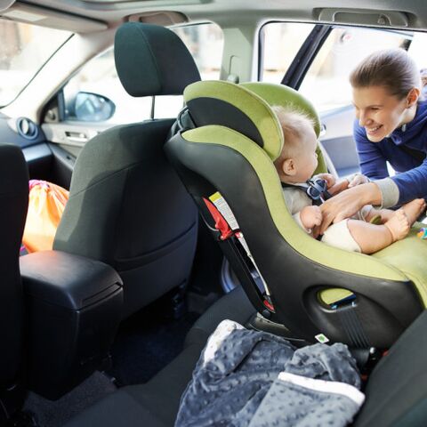 Illustratie bij: Als je een grotere auto wil kopen (want: baby op komst), maar niet durft…