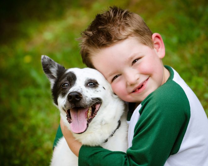 Illustratie bij: Wil jij een gelukkig kind? Neem een hond!