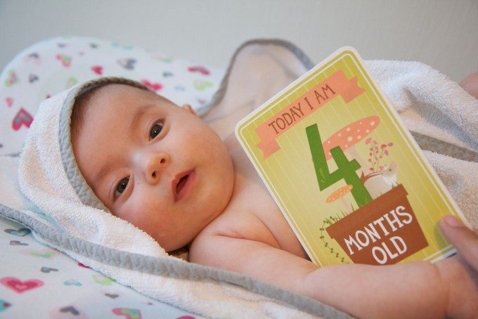 Illustratie bij: 11 dingen die op ‘Milestonecards’ voor jonge ouders zouden moeten staan